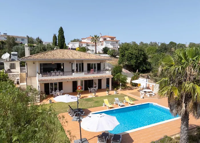 Villa Lumineuse Avec Grande Piscine Pres D\'Albufeira - Pt-1-42