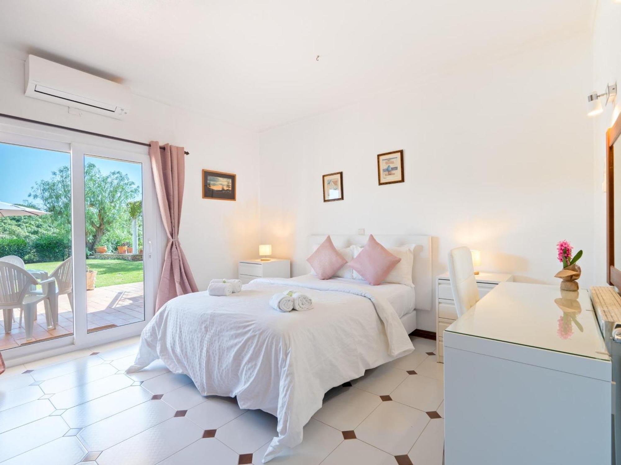 Villa Lumineuse Avec Grande Piscine Pres D'albufeira - Pt-1-42